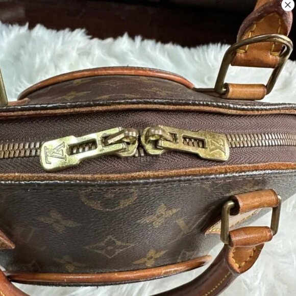 Louis Vuitton Monogram Ellipse PM Hand Bag - Picture 10 of 14